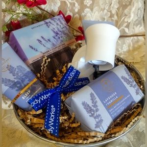 Bath & Body Works Lavender Vanilla Gift Set.